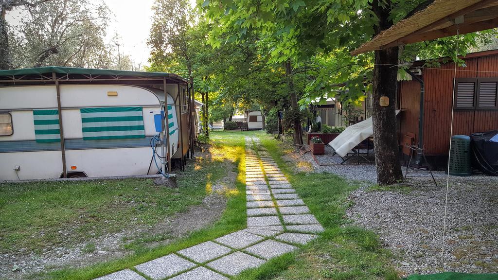 Camping Pilzone Ізео Екстер'єр фото