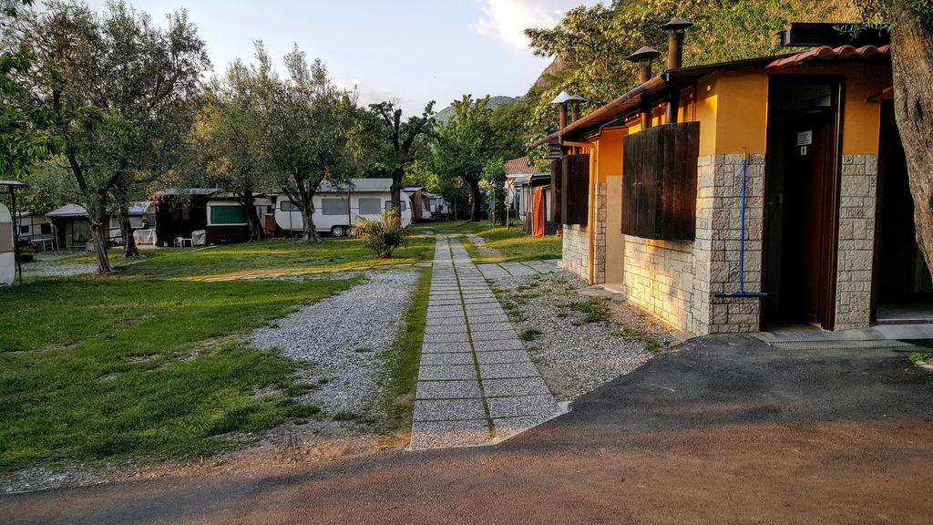 Camping Pilzone Ізео Екстер'єр фото