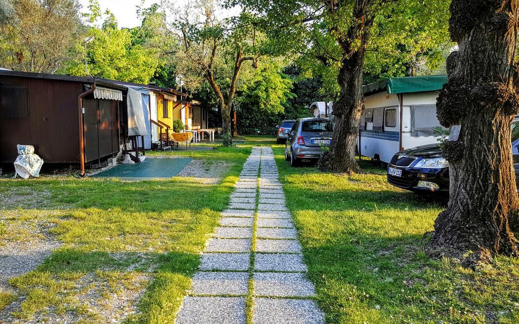 Camping Pilzone Ізео Екстер'єр фото